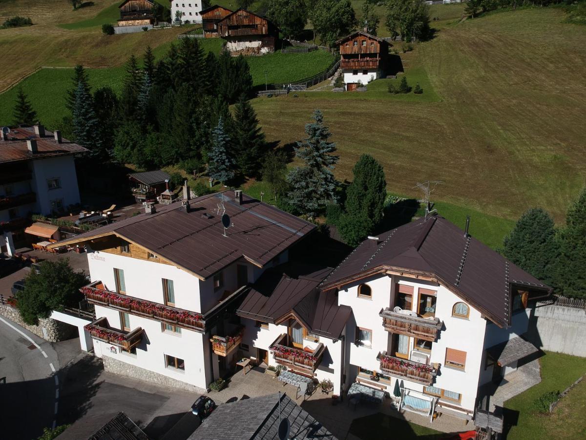 Pensione Valbona Corvara Buitenkant foto